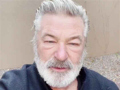 亞歷鮑德溫誤殺攝影指導 盤點片場意外李小龍之子也死於槍下