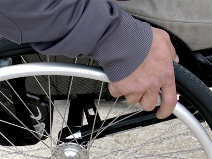 輪椅族指遇不友善公車司機  南市府：有疏失就開罰