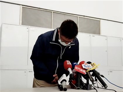 張敦量為瑪莎拉蒂擦撞毆打男大生致昏迷 父4度鞠躬道歉