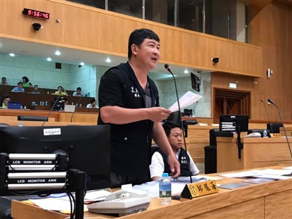 嘉縣議員邱銀海涉違反廢清法遭搜索 住家查扣霰彈槍子彈