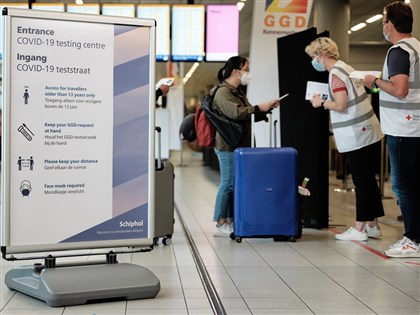 南非飛荷蘭航班61人染疫 是否為Omicron變異株待確認