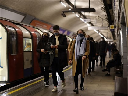 Omicron變種病毒來襲 荷蘭至少13例、英恢復戴口罩