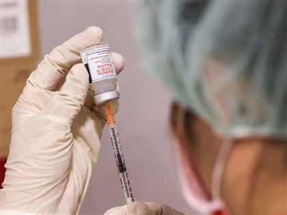 第3劑疫苗首日接種63劑  指揮中心：實際應更多
