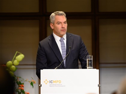 奧地利執政黨提名內政部長內哈默 接任新總理