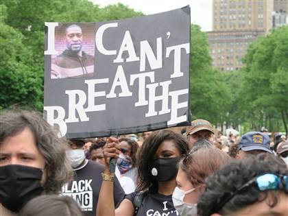 佛洛伊德壓頸致死案 白人警官首次認罪