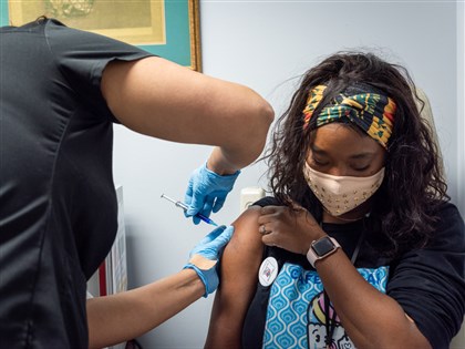 世衛批准COVOVAX疫苗列緊急使用名單 有助低收入國家抗疫