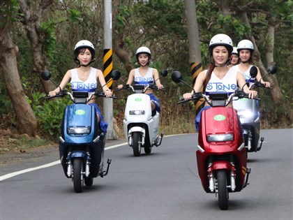 機車汰舊換電動車補助加碳權值3300元 元旦起實施