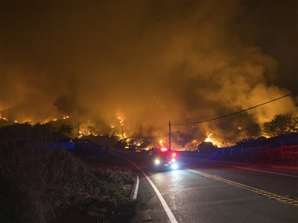 加州絕美沿海公路陷野火關閉 當局加緊控制火勢