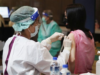 北市疫苗預約加開BNT 高端7日起3處現場接種