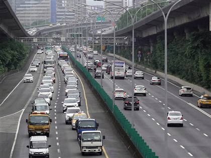 早安世界》初四國道9路段易壅塞 北部低溫探14度有短暫雨