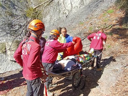 丹大林道開放機車20天再傳墜谷 騎士獲救送醫【更新】