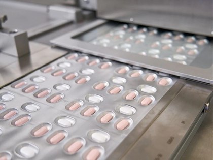 日本28日啟用輝瑞COVID-19口服藥  將增量引進