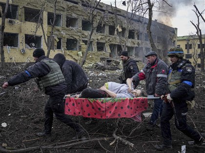 俄軍持續朝基輔進逼 港市馬立波遭圍困砲擊