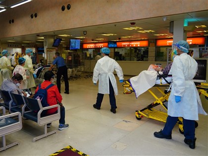 香港增3.2萬人確診 2年疫情死亡人數超過武漢