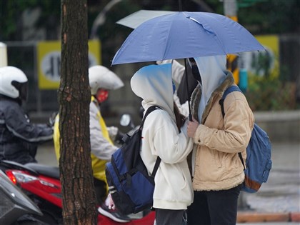 鋒面加東北季風22日全台有雨 北台灣低溫16度