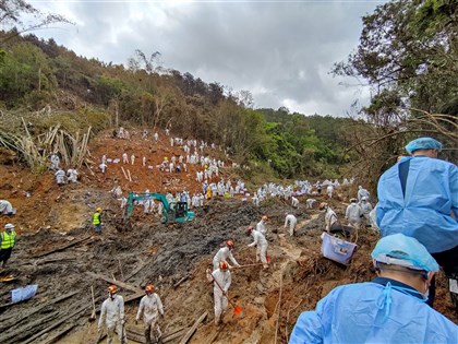 中國東方航空墜機現場無生命跡象 120人身分確認