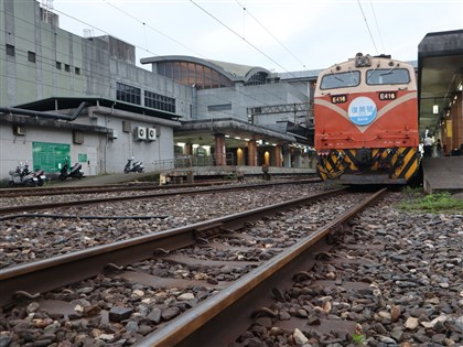 台鐵復興號走入歷史 最末一班車花蓮開出[影]