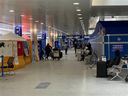 中國單日本土新增1.6萬例 總染疫數連續3天破萬