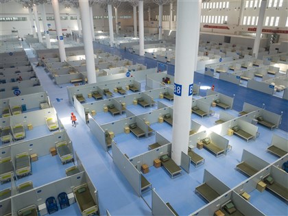 上海單日新增病例數破2萬 大型方艙醫院將啟用