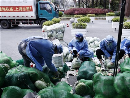 上海封城阻礙買菜路 防疫模範生徘徊及格線邊