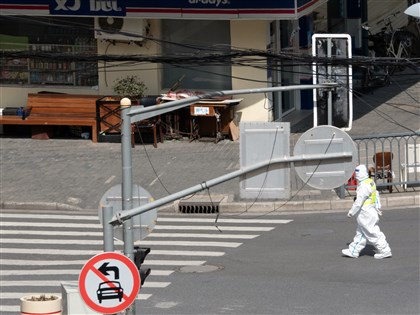 中國防疫堅持動態清零  上海居民稱如文革2.0