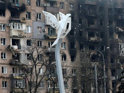 烏克蘭控俄軍屠殺 衛星影像曝馬立波外有亂葬崗