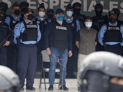 前宏都拉斯總統引渡至美受審 涉協助走私毒品受賄