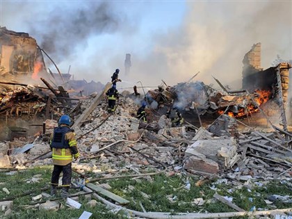 吉兒拜登、杜魯道突訪烏克蘭 俄軍轟炸學校恐釀60死