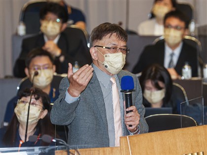 對台鐵恨不成鋼  運安會主委楊宏智支持公司化