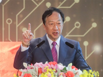 郭台銘富佳唾液快篩機送審？永齡基金會：未獲訊息