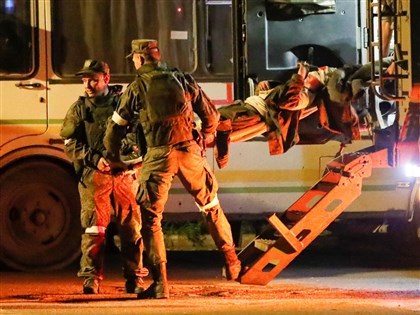 奮戰死守數週 260多名烏軍撤離亞速鋼鐵廠
