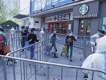 上海新增染疫數再下探  部分地區民眾仍遭禁足