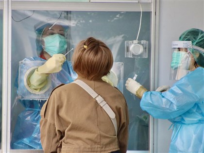 本土確診8.9萬例 陳時中：疫情仍處高原期 死亡率約萬分之8至9