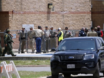 德州小學槍擊案傳已21死 18歲嫌先攻擊祖母再闖校園【更新】