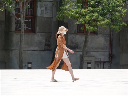 未來一週各地高溫上看30度  31日北東部防大雨