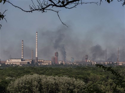 俄軍炸毀北頓內茨克連外橋梁 澤倫斯基指受傷孩童成抗暴表徵