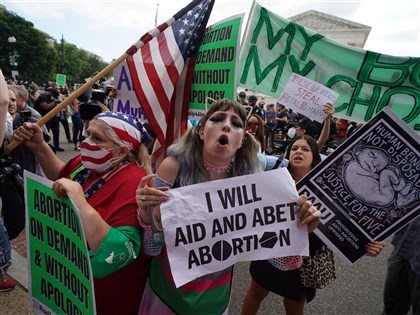 美最高法院推翻憲法墮胎權 允許各州禁止墮胎[影]