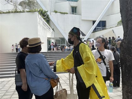 南美館地獄與幽魂展夜間售票喊停 首日6861人入館