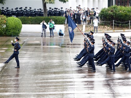 Yes Sir走入歷史 香港警察改用中式步操及口令