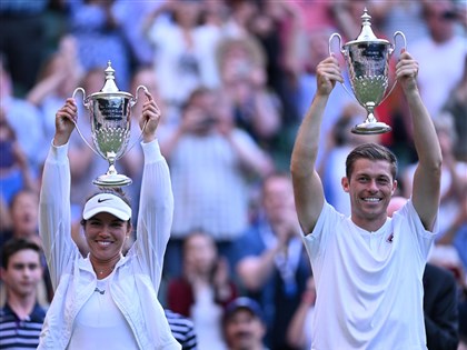 美英組合成功衛冕 溫網混雙2連霸[影]