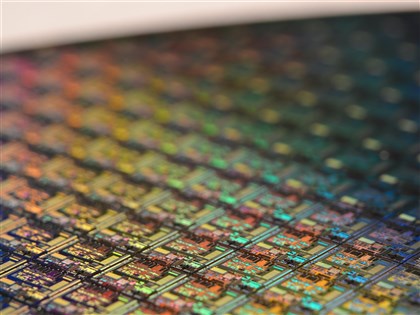 晶片供需大逆轉 短缺變過剩美光大呼措手不及