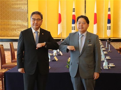 韓國外長抵日訪問 望解決歷史恩怨修復雙邊關係