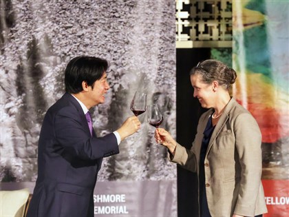 美國獨立慶祝晚會  孫曉雅：民主社會團結捍衛自由