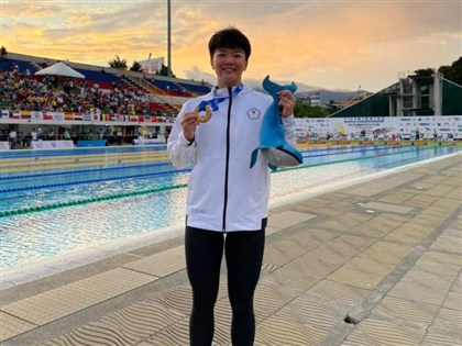 台灣史上首金 何品莉蹼泳世錦賽奪200M雙蹼金牌