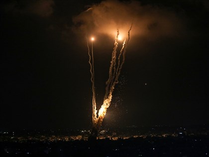以色列空襲加薩逾15人喪生 聖戰組織發射百枚火箭報復