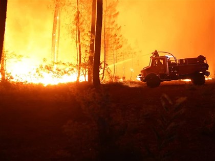 法國西南部野火復燃疑人為 萬人被迫撤離[影]