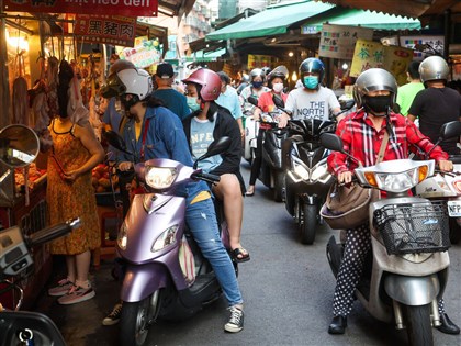 8/18本土2萬3088例較上週同期升1.9% 增34死、111例中重症[影]