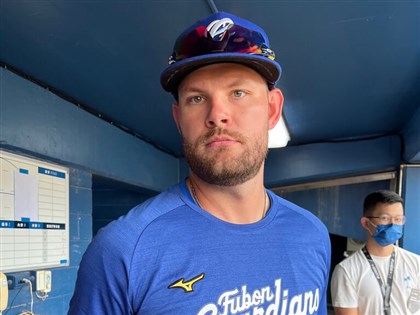 避免手指再破皮 安得勝調整伸卡球握法