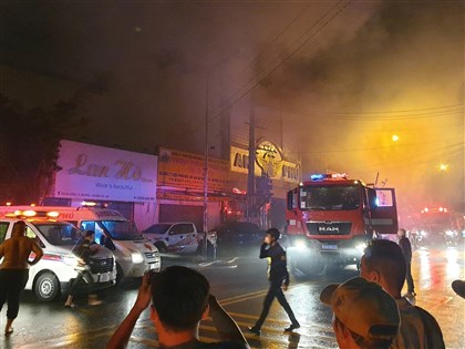 越南平陽省卡拉OK店火警 疑電線短路釀33死