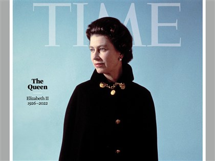 悼英女王辭世 美時代雜誌以雋永黑斗篷照為封面